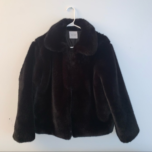 Slightly oversized faux fur jacket - Picture 1 of 4